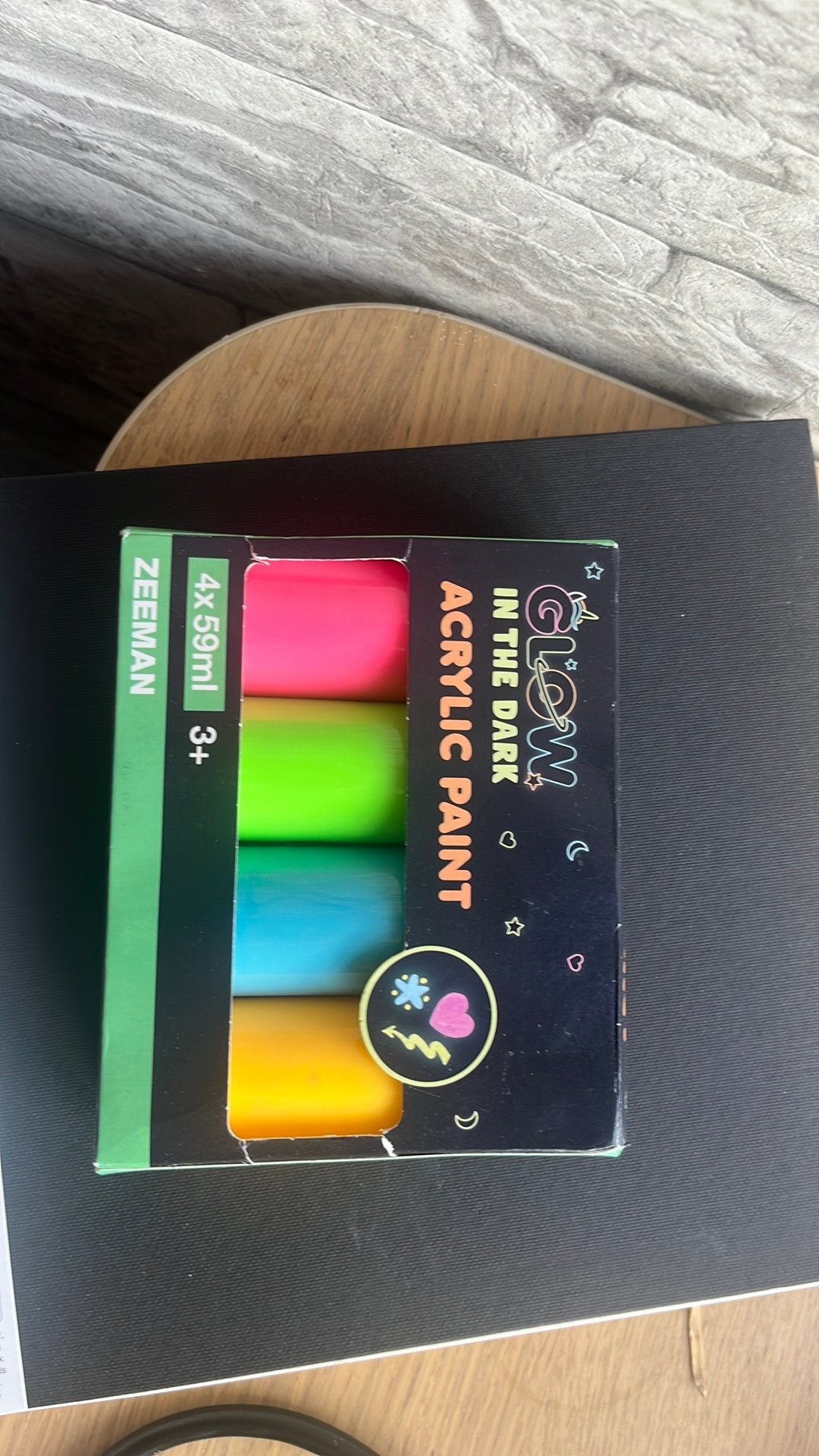 ACRYLIC PAINT, Ophalen, Zo goed als nieuw