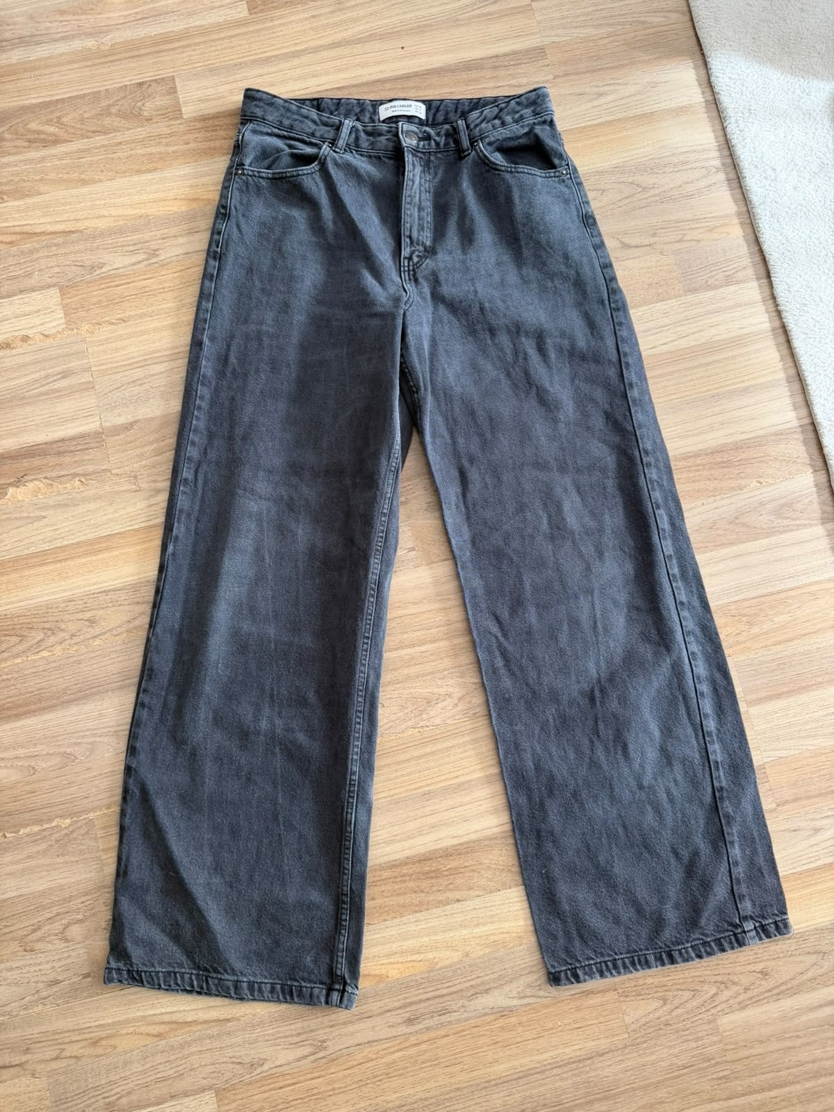 Pull&Bear wide leg jeans - W30/W32 (confectie 38/40), Ophalen of Verzenden, Zo goed als nieuw, Grijs, W30 - W32 (confectie 38/40)