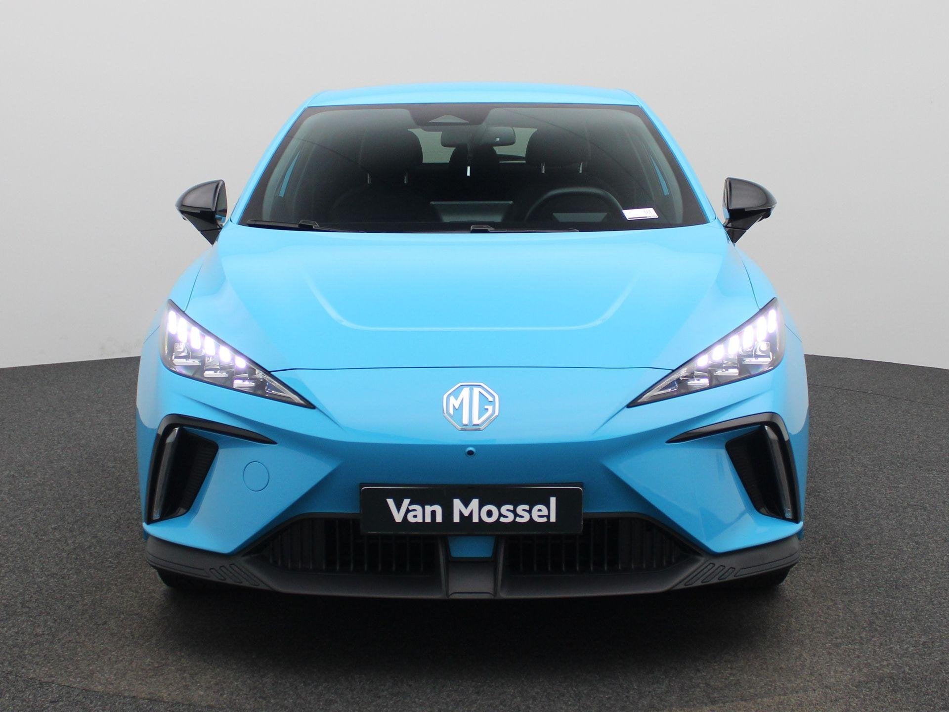 MG 4 64 kWh Luxury | Rondom Camera | Stoelverwarming | Cruis, Auto's, Automaat, 12 maanden, Gebruikt, 1675 kg