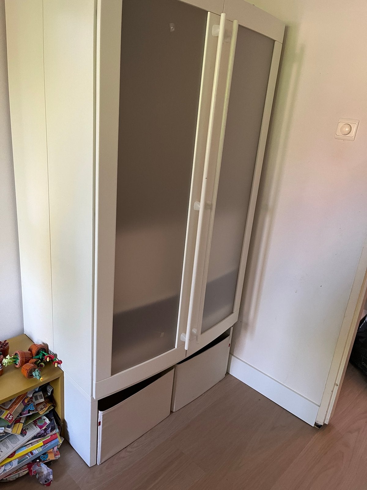 Stokke (baby/kinder) kledingkast, Ophalen, Met deur(en), Gebruikt, 50 tot 100 cm