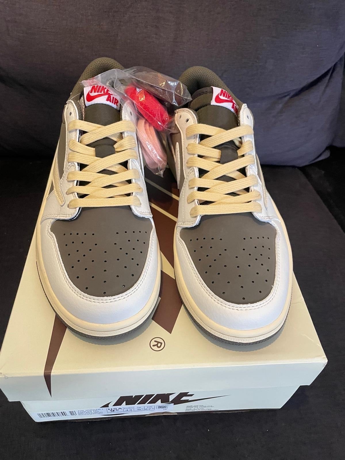 Nike Jordan 1 Retro Low OG SP Travis Scott Reverse Mocha, Ophalen of Verzenden, Nieuw, Overige kleuren, Sneakers of Gympen
