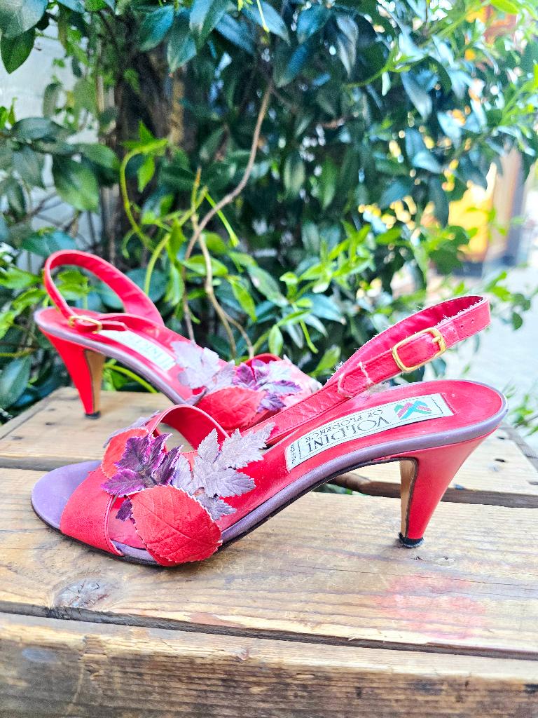 YV9584: Vintage Voldini of Florence Leaf Slingback Shoes, Kleding | Dames, Schoenen, Voldini of Florence, Voldini of Florence