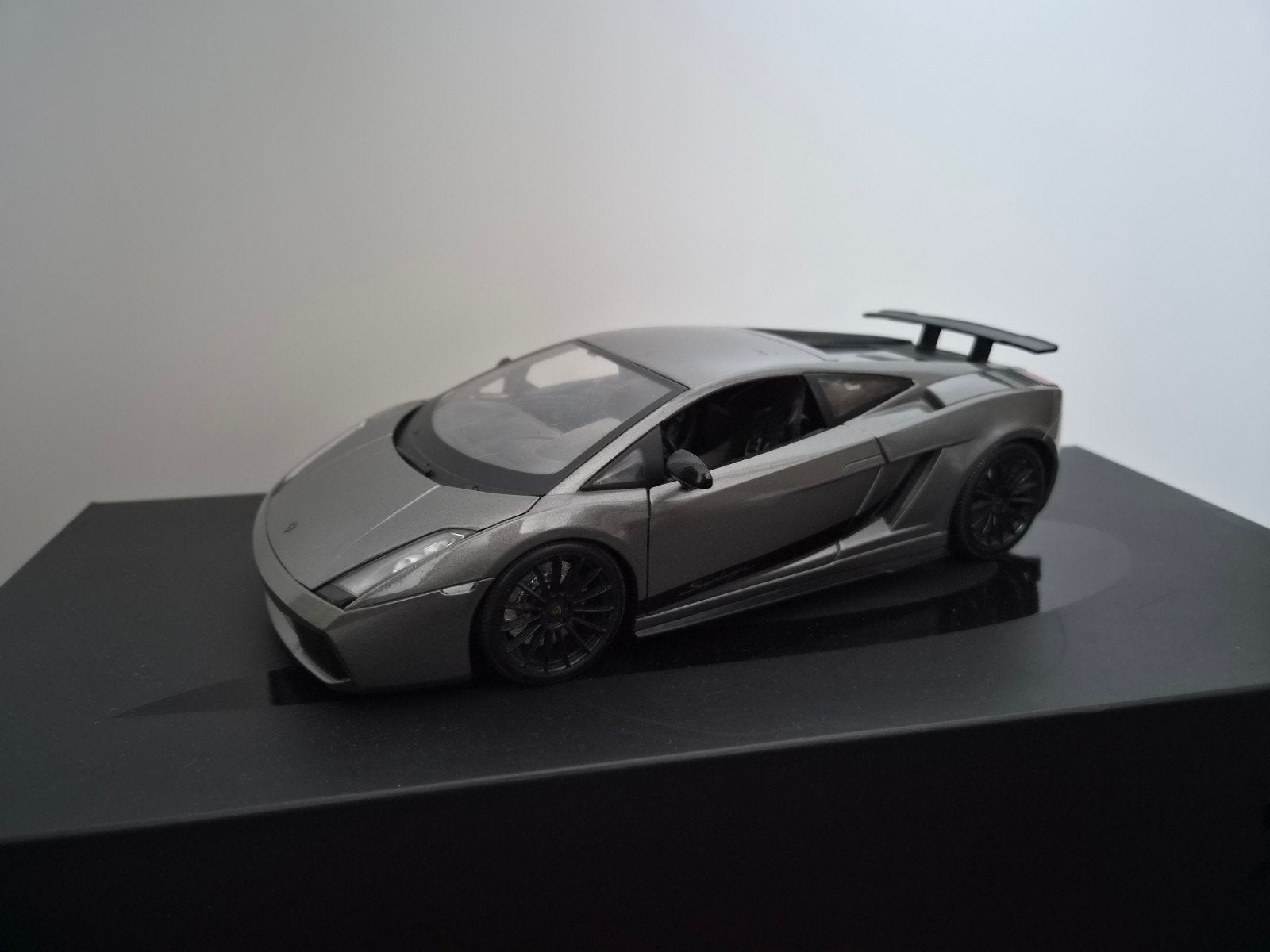 1:18 Lamborghini Gallardo Superleggera grijs, Ophalen of Verzenden, Gebruikt, Auto, Maisto