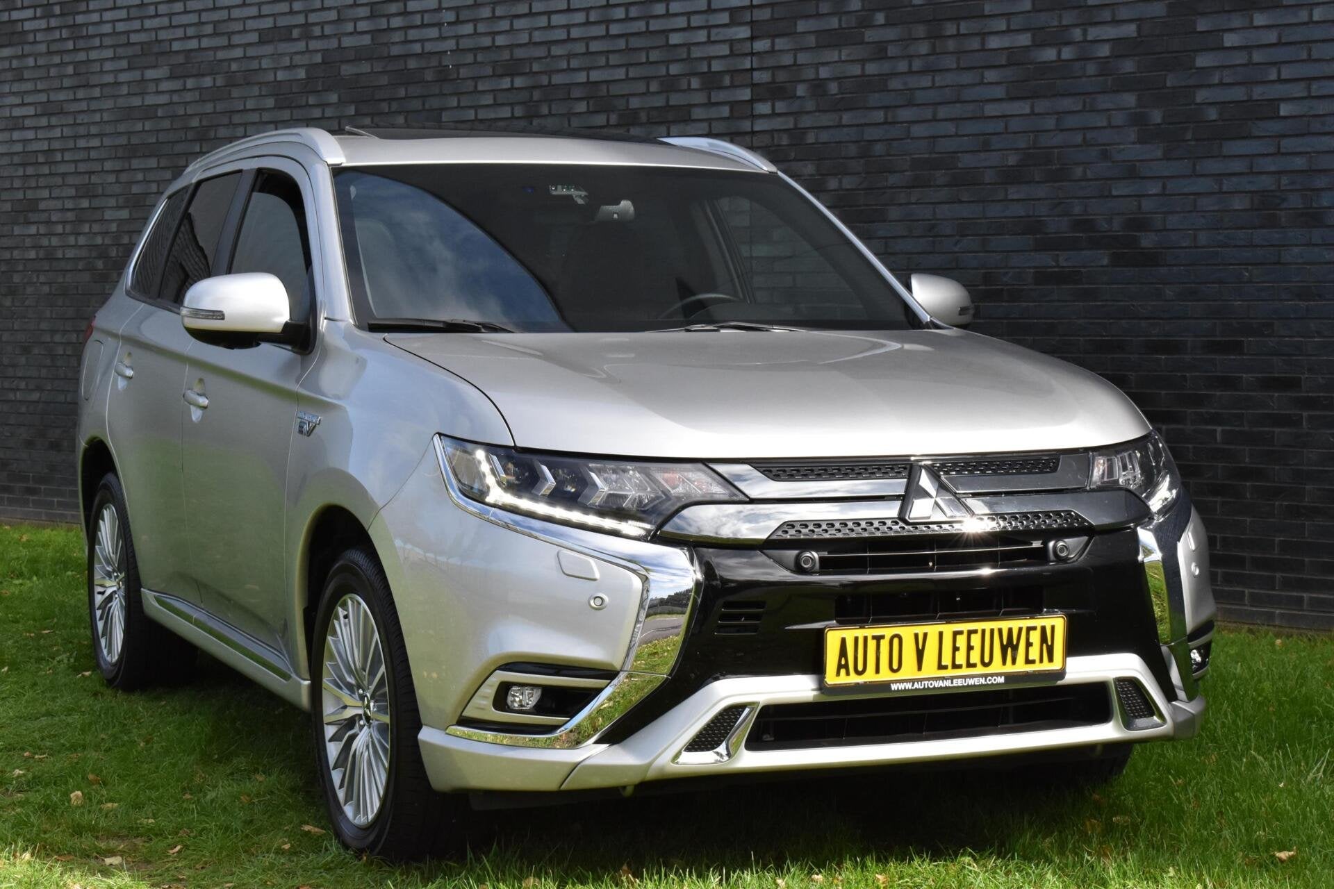 Mitsubishi Outlander 2.4 PHEV Diamand Edition LEDER VOL! 360, Auto's, Automaat, Euro 6, 4 cilinders, Met garantie (alle)