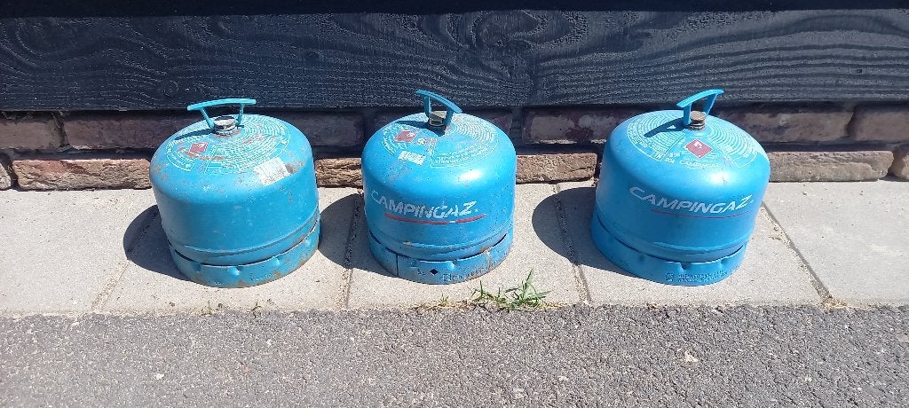 3 Campingaz gasflessen 2 kg, Ophalen, Gebruikt