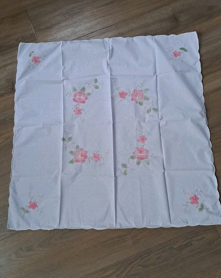Nieuw Vierkant Tafelkleed 79x79 cm met Geborduurde Details, Ophalen of Verzenden