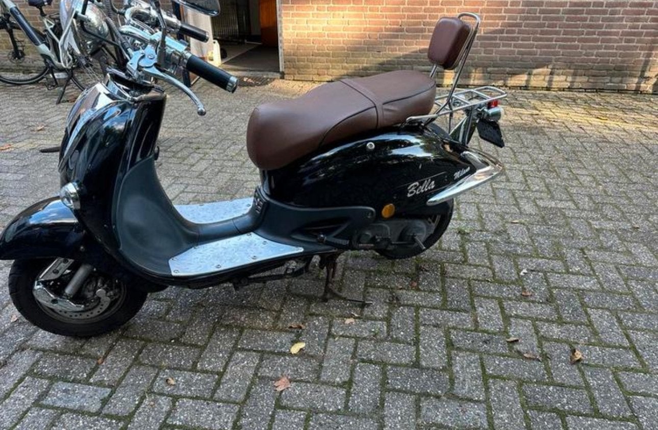 Milano Bella Scooter - Zwart, Goed Onderhouden, Ophalen, Gebruikt, Maximaal 25 km/u, Benzine