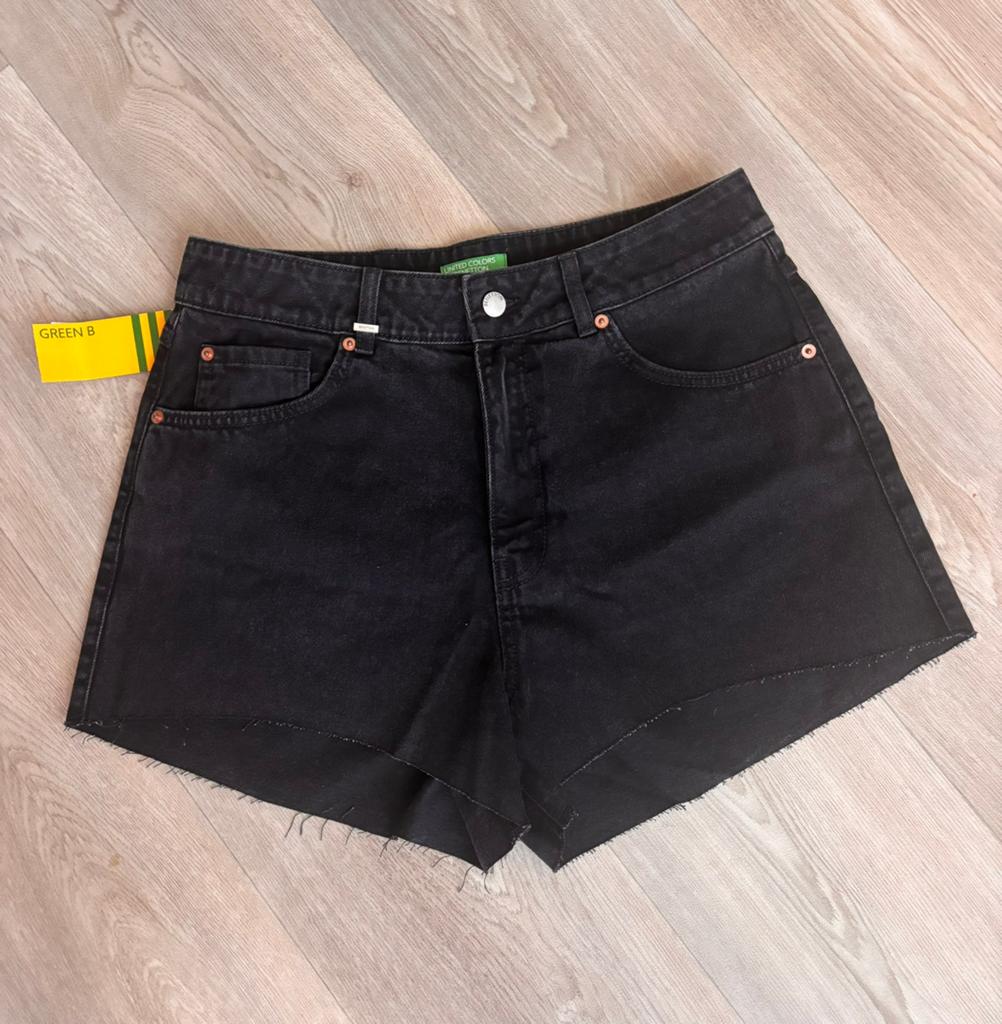Benetton korte broek, Maat 38/40 (M), Kort, Zwart, Nieuw