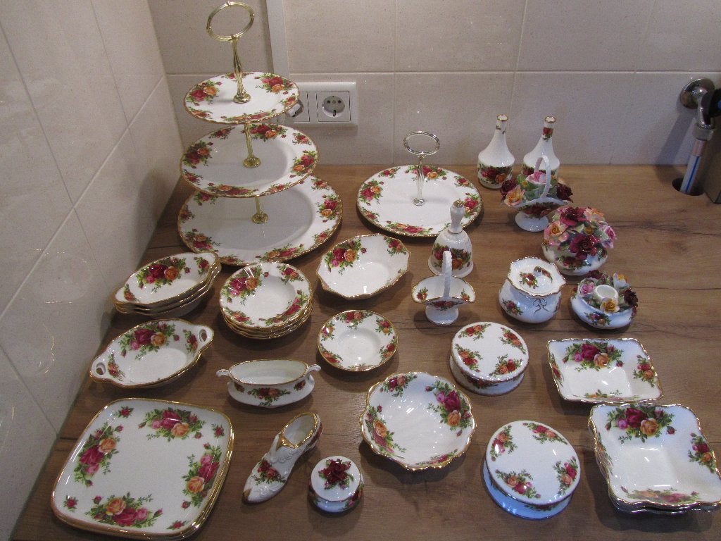 Royal Albert Old Country Rose Roses serviesdelen + decoratie, Overige typen, Ophalen of Verzenden, Zo goed als nieuw, Overige stijlen