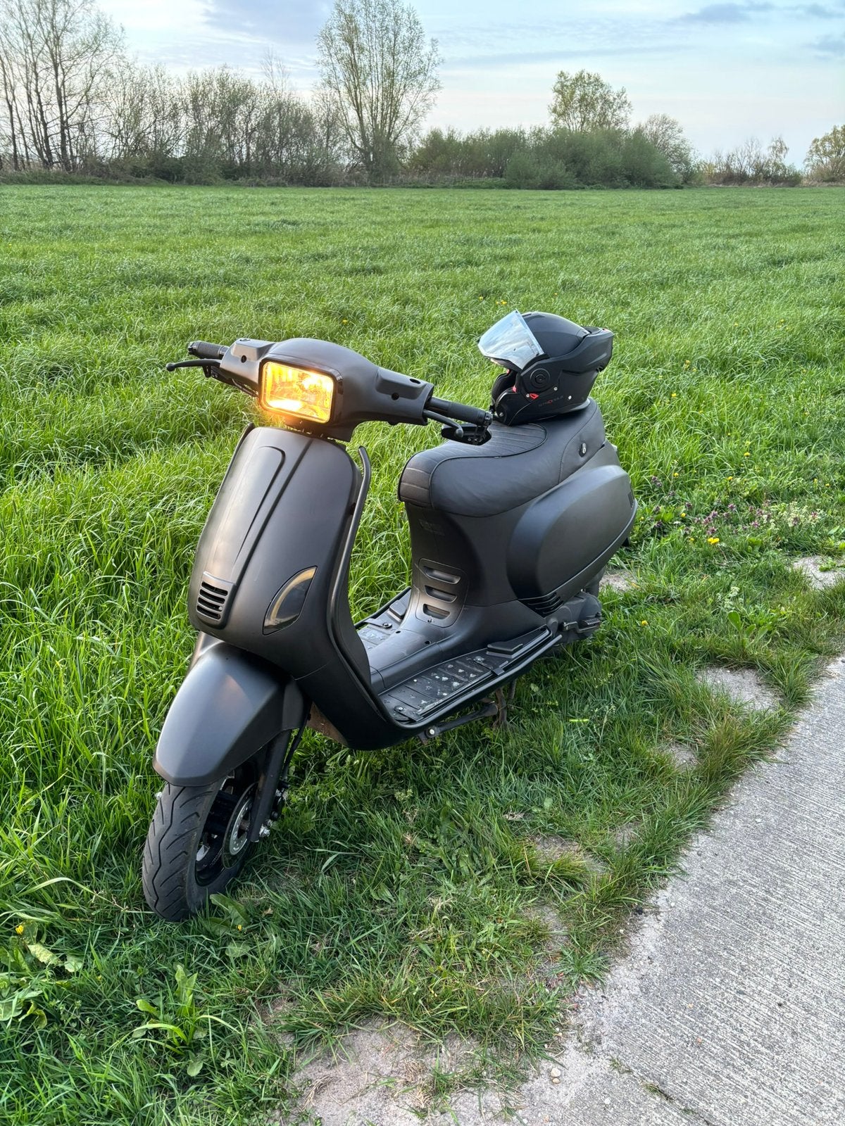Killerbee vxl - 2020 - 60 km/h, Fietsen en Brommers, Zo goed als nieuw, Benzine, Ophalen, Overige merken