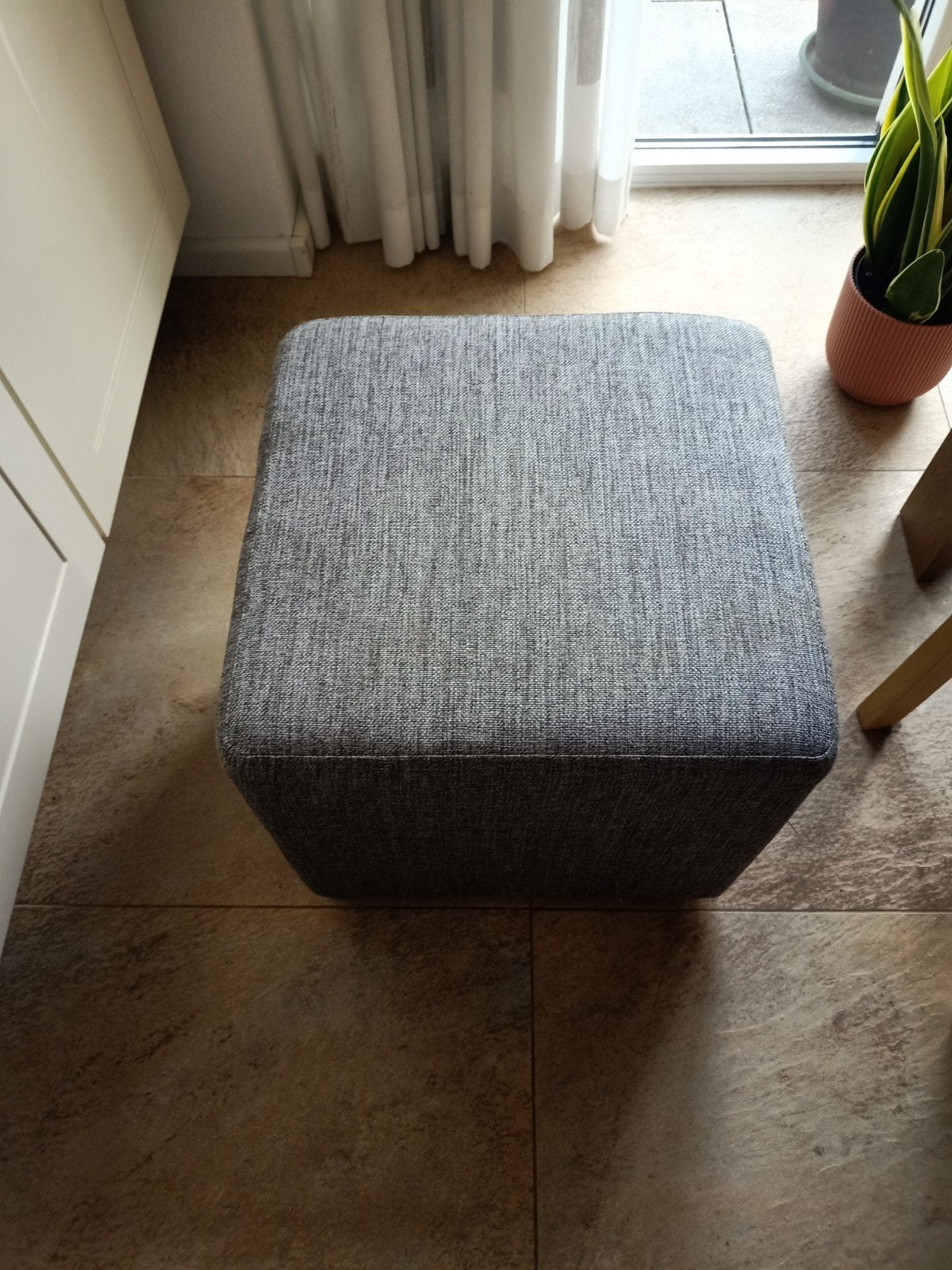 Grijze poef 45x45x45 cm, Ophalen, Minder dan 50 cm, Gebruikt, Vierkant