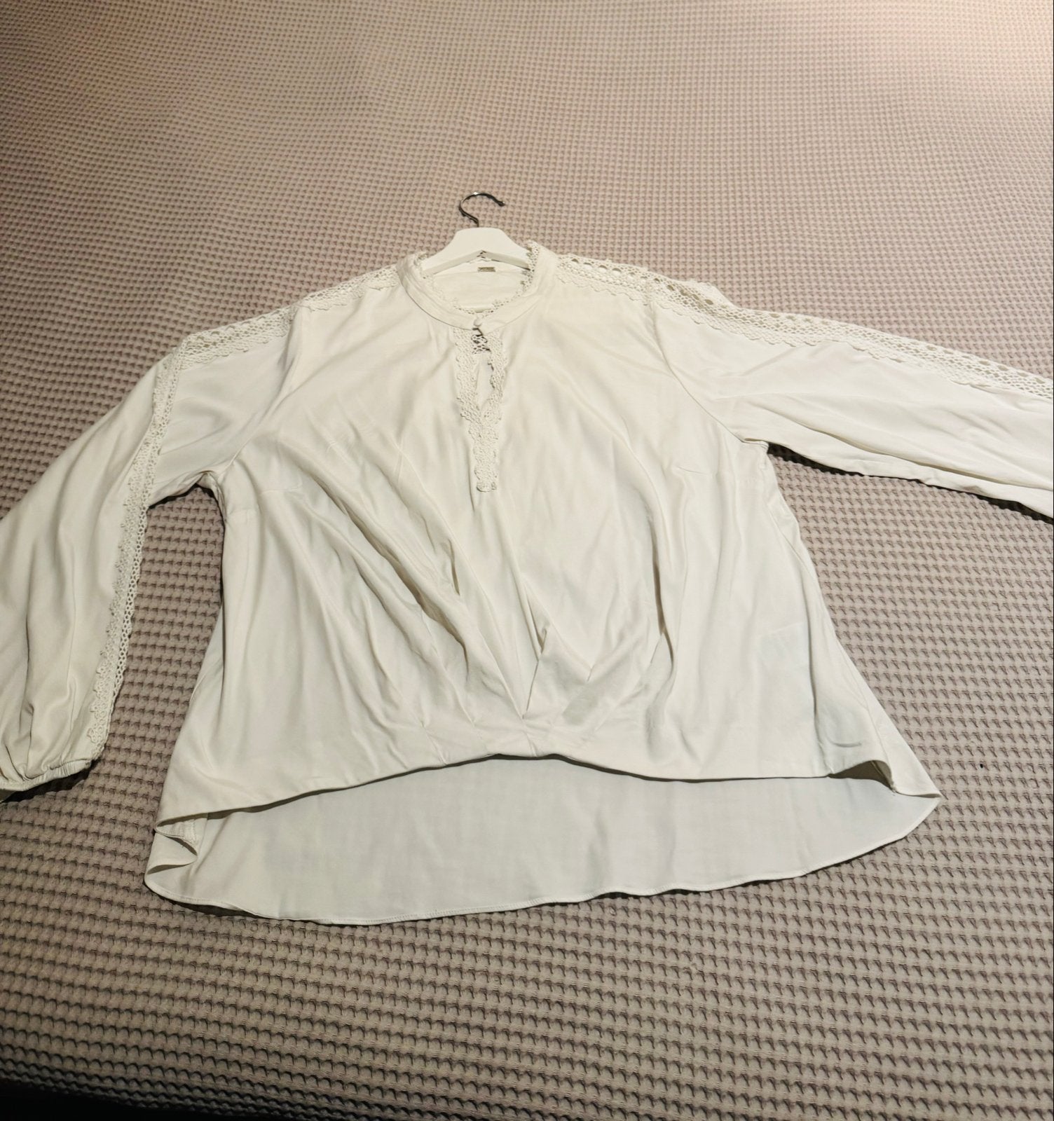 Gustav Blouse Maat 44 - Crèmekleurig met Kantdetails, Ophalen of Verzenden, Zo goed als nieuw, Maat 42/44 (L), Beige