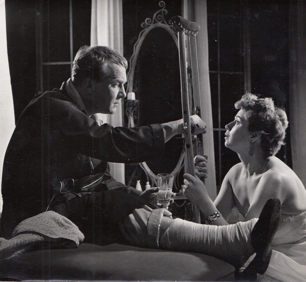 Maria Austria Toneelfoto De Maasbode jaren 50-60, Ophalen of Verzenden, Voor 1940, Gebruikt, Overige onderwerpen