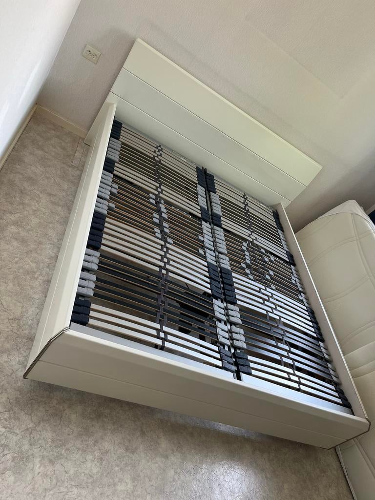 Hulsta bed met elektrische lattenbodems 160x190, Huis en Inrichting, Slaapkamer | Matrassen en Bedbodems, Ophalen, Tweepersoons