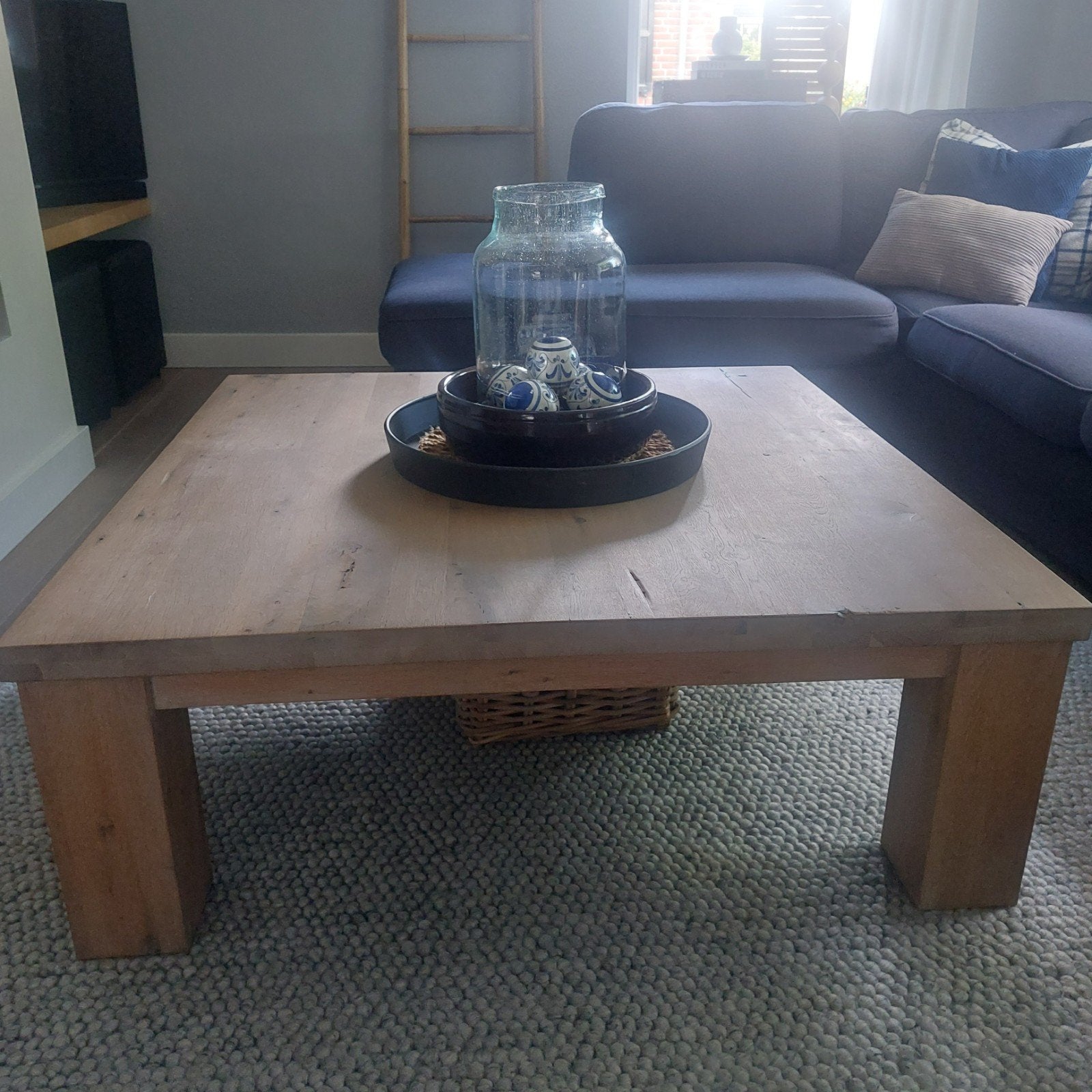 Robuuste vierkante salontafel van eikenhout, Huis en Inrichting, Ophalen, Gebruikt, 50 tot 100 cm, 50 tot 100 cm