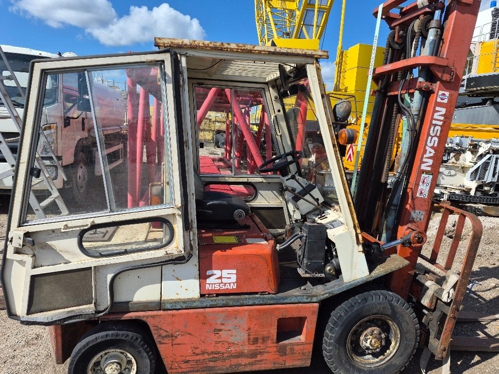 Nissan 25 diesel heftruck - compleet maar niet startend, Ophalen, Diesel, Heftruck, Nissan