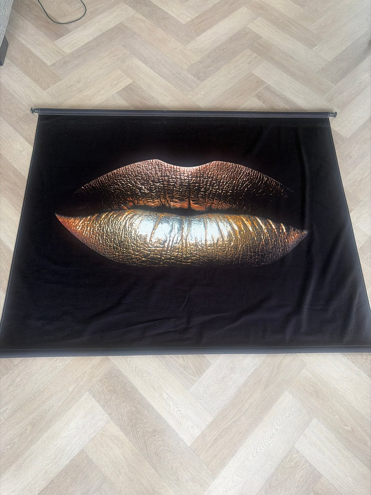 Wandkleed Gouden Lippen - Modern en Stijlvol, Ophalen, 140 cm, 110 cm, Modern