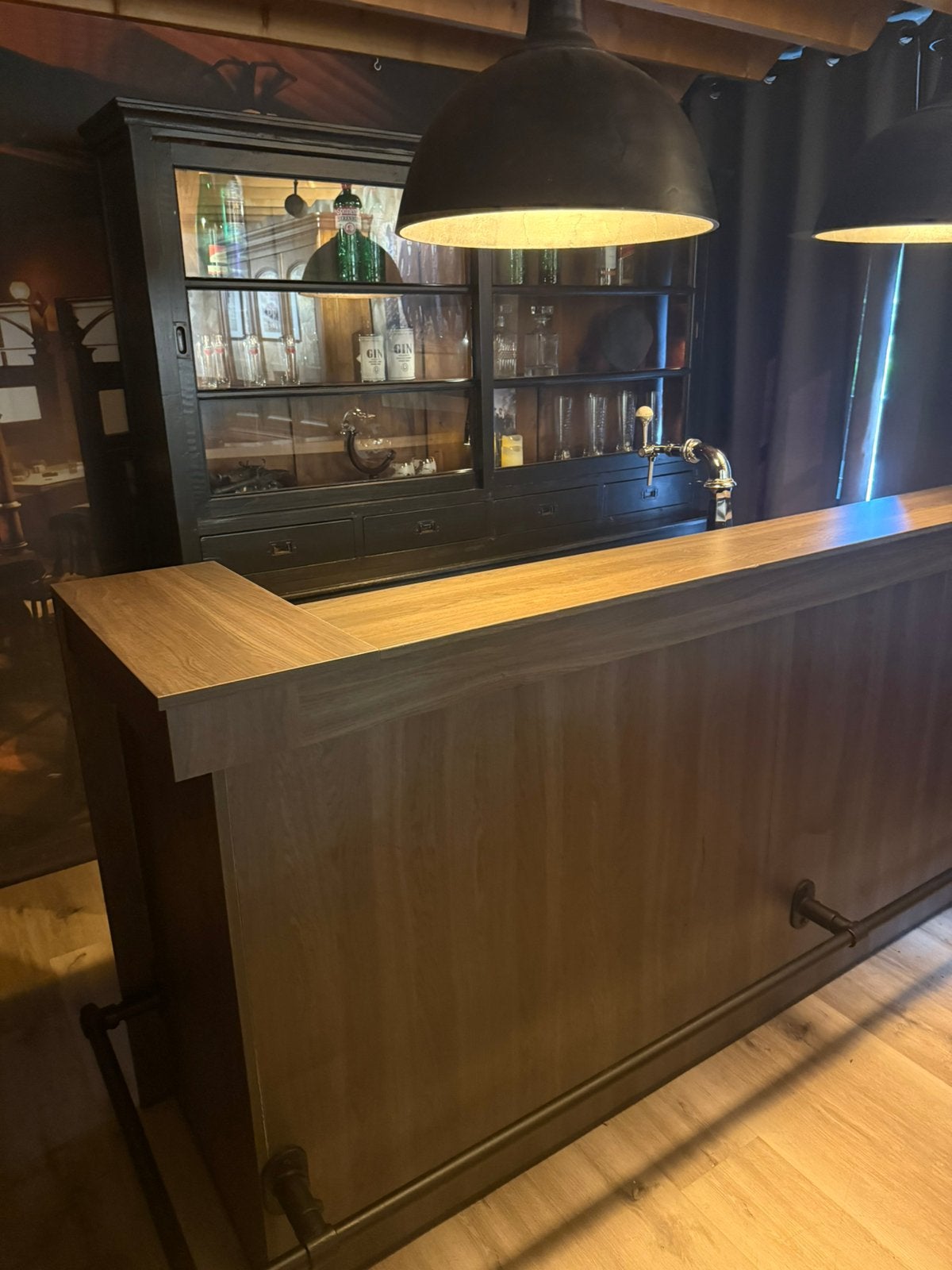 Gave strakke bar barset toog bruine cafe kroeg man cave, Ophalen of Verzenden, Zo goed als nieuw
