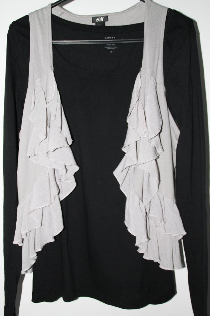 grijs GILET met roezels M in ~~nieuw~~ staat, Verzenden, Zo goed als nieuw, Maat 38/40 (M), Grijs