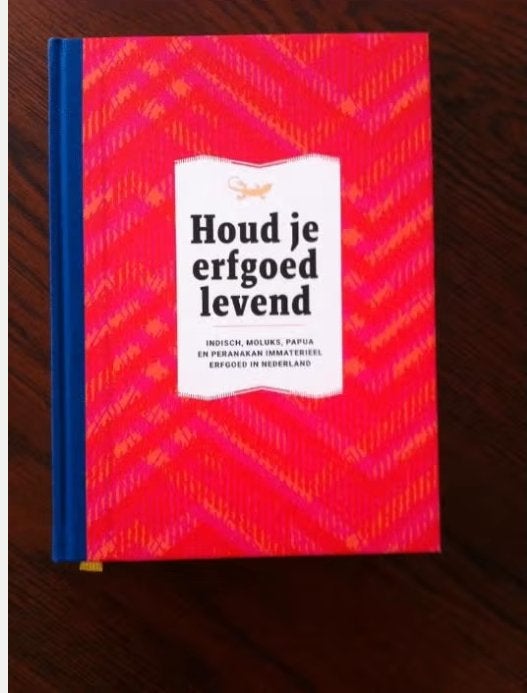 Boek houd je erfgoed levend, Ophalen of Verzenden, Zo goed als nieuw