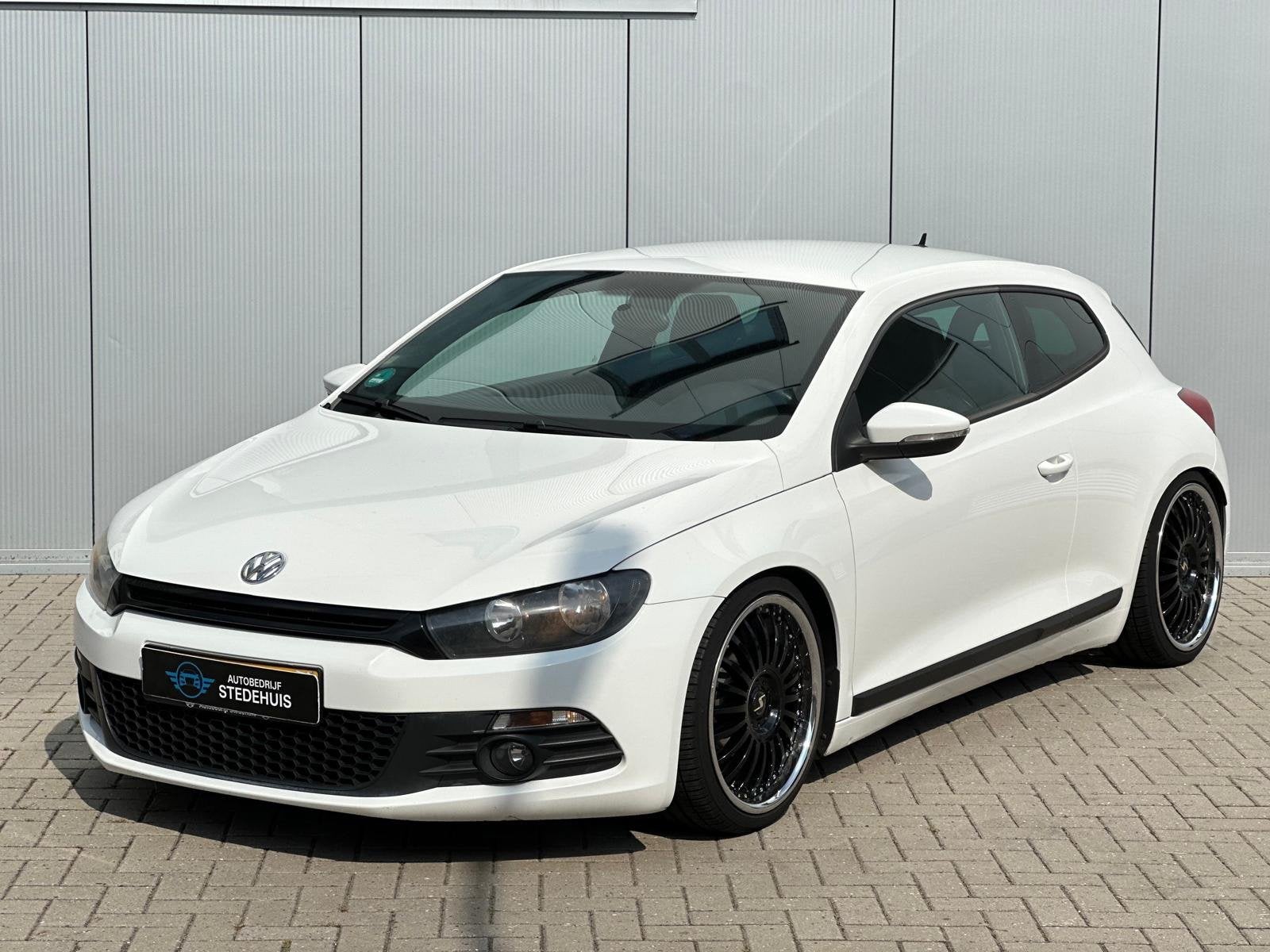 Volkswagen Scirocco 1.4 TSI Highline CarPlay l Nw Ketting l, Auto's, Volkswagen, Voorwielaandrijving, Gebruikt, Zwart, 4 cilinders