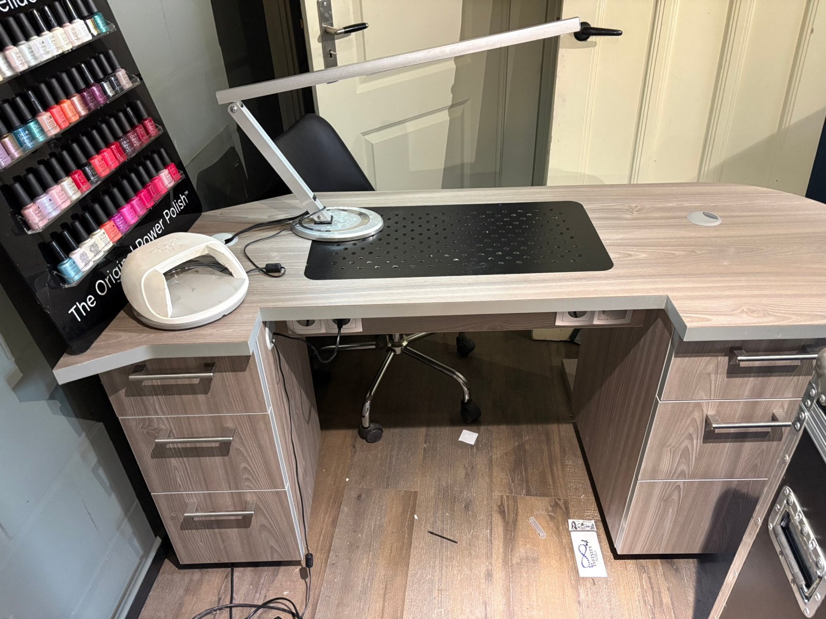 Nageltafel met ingebouwde afzuiging, Ophalen, Gebruikt, Overige kleuren, Handen en Nagels