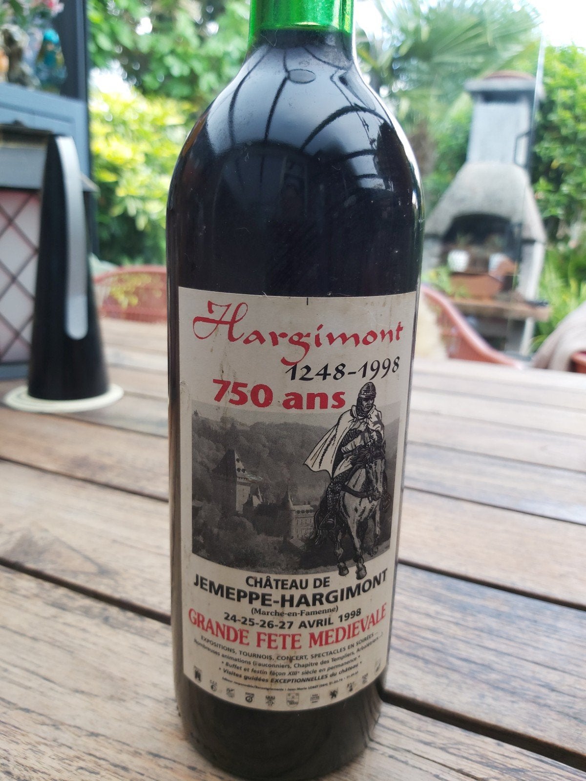Hargimont 1248-1998 750 ans volle fles met kurk, Verzamelen, Wijnen, Gebruikt, Rode wijn, Overige gebieden, Vol, Ophalen