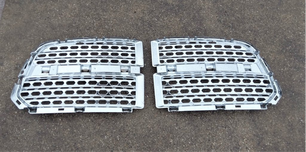 Dodge Ram Laramie Chroom grille inserts 2013-2018, Gebruikt, PO Box 21-8004 | Auburn Hills, MI 48321-8004, Amerikaanse onderdelen