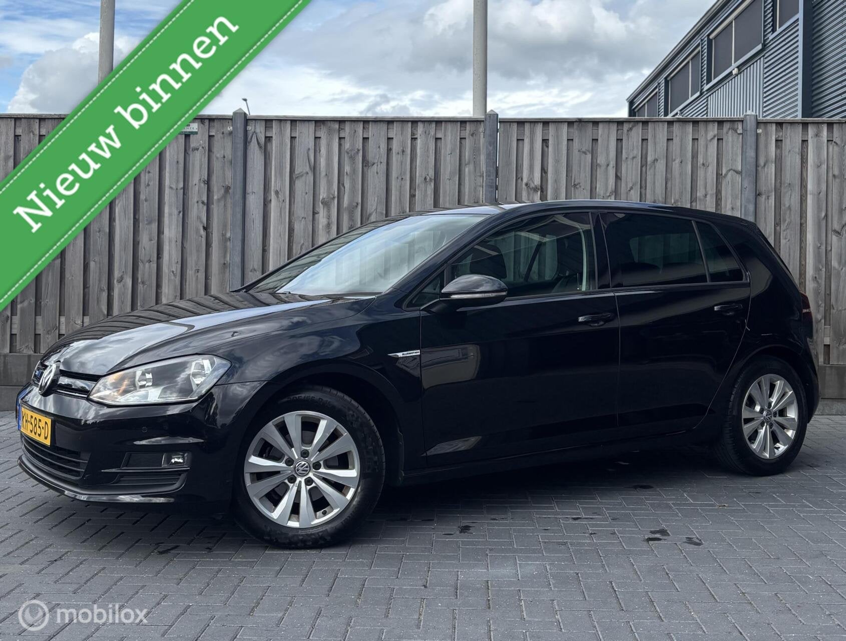 Volkswagen Golf 1.0 TSI Connected Series/AUTOMAAT/CAMERA/NAP, Auto's, Gebruikt, Euro 6, Origineel Nederlands, Bedrijf
