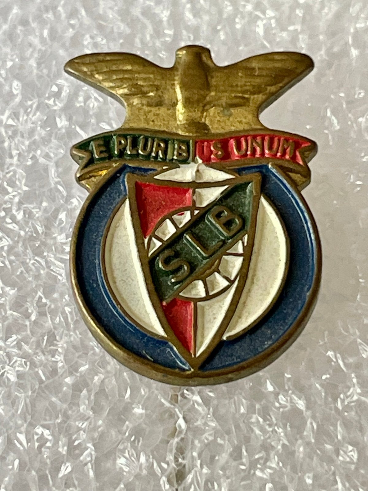 Vintage SLB Speldje - E Pluribus Unum, Verzamelen, Speldjes, Pins en Buttons, Verzenden, Gebruikt, Sport, Speldje of Pin