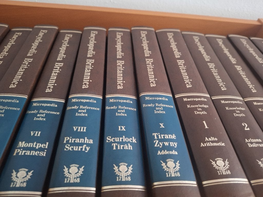 Encyclopedia Britannica  15e editie 1983, Complete serie, Diverse auteurs, Ophalen of Verzenden, Zo goed als nieuw