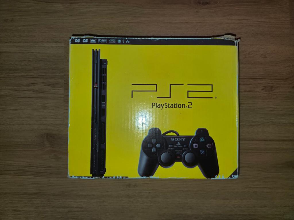 Playstation 2 in doos inclusief 2 originele controllers, Spelcomputers en Games, Spelcomputers | Sony PlayStation 2, Met 2 controllers