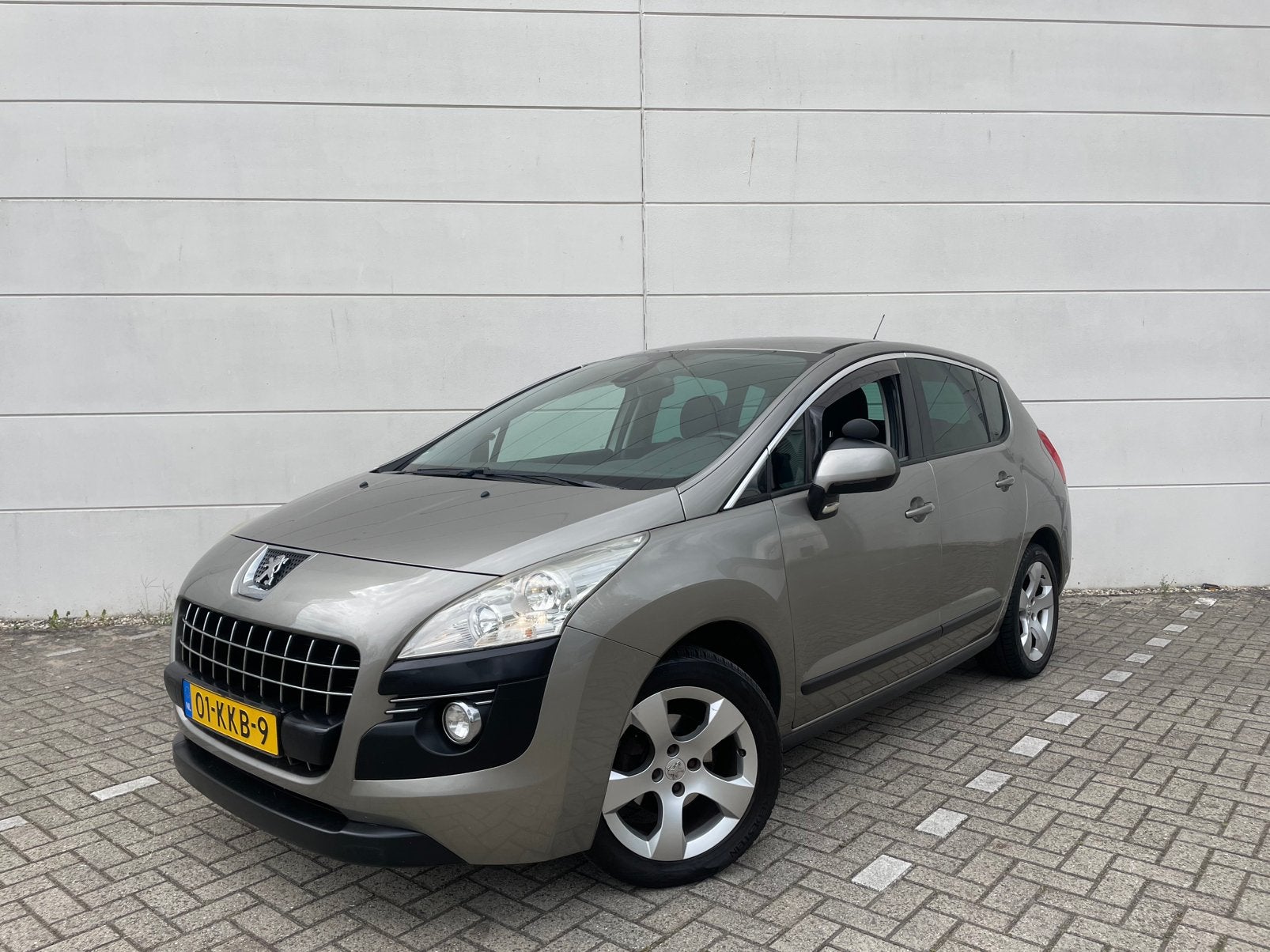 Peugeot 3008 1.6 VTI 2010 Grijs/GOED ONDERHOUDEN/APK 01-2027, Auto's, Voorwielaandrijving, Stof, Zwart, 4 cilinders