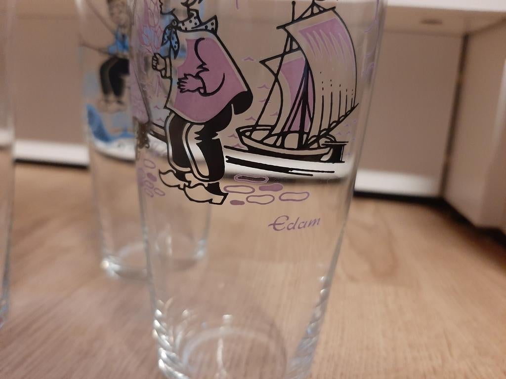 Klederdracht glazen urk volendam edam, Ophalen of Verzenden, Zo goed als nieuw, Bierglas
