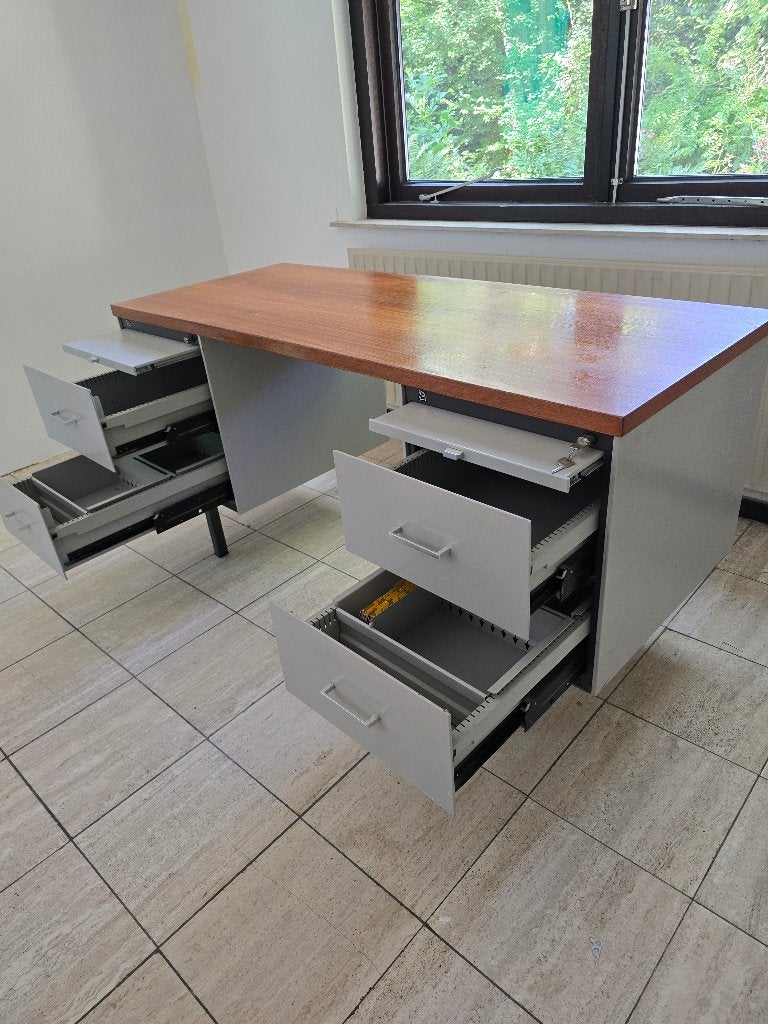 Vintage bureau, Huis en Inrichting, Ophalen, Gispen, Gebruikt, 150 cm
