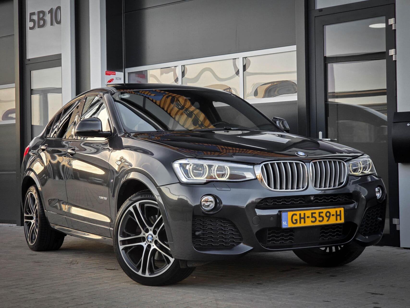 BMW X4 xDrive35i M-Sport Individual | PANO | HUD | 360° cam, Automaat, 1790 kg, X4, Vierwielaandrijving