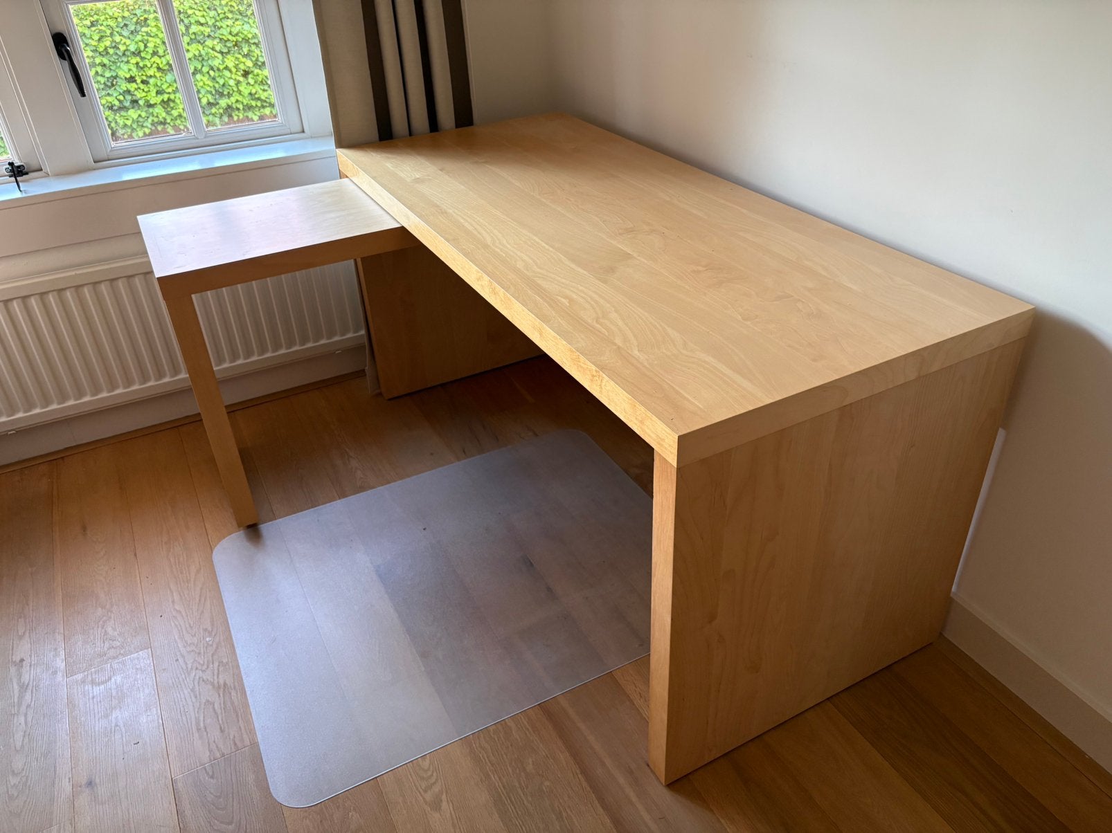 Bureau met handig uitschuifbaar blad aan de zijkant, Ophalen, 65 cm, Zo goed als nieuw, IKEA