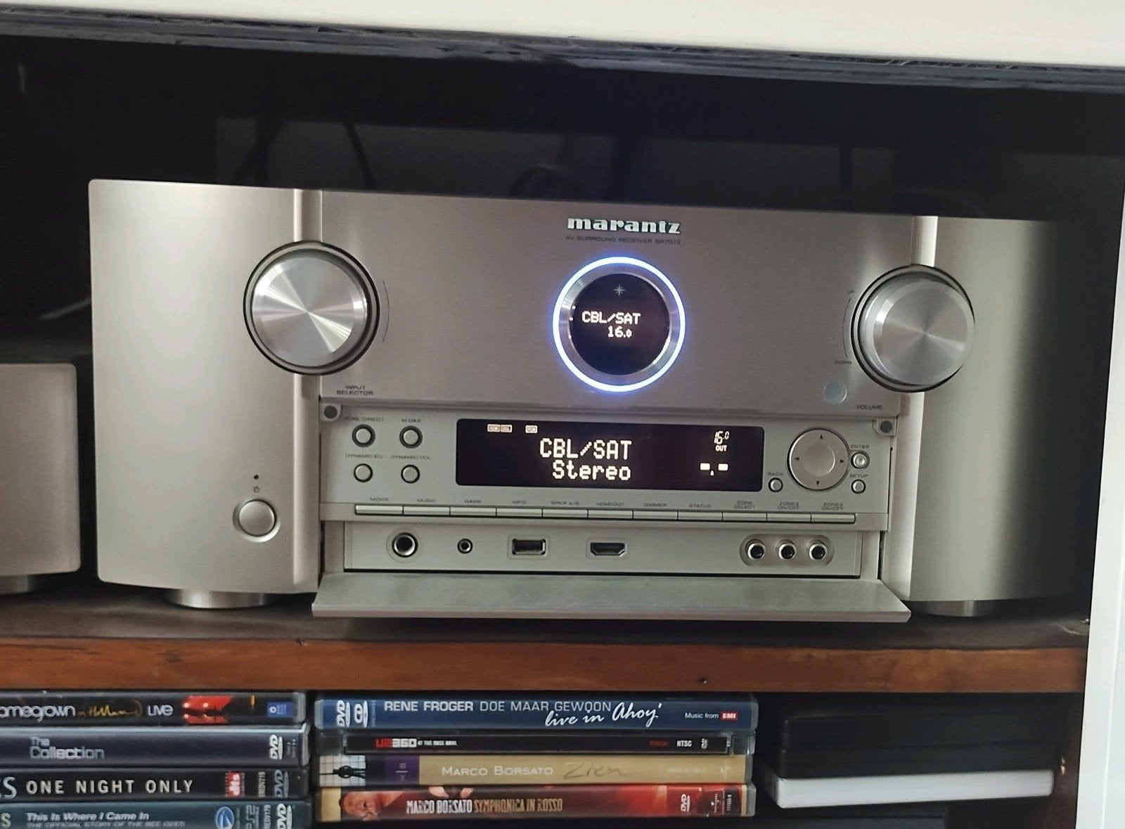 Foto 2 van Marantz SR7013 Atmos 4K Spotify phono + BluRay Kef C5 boxen