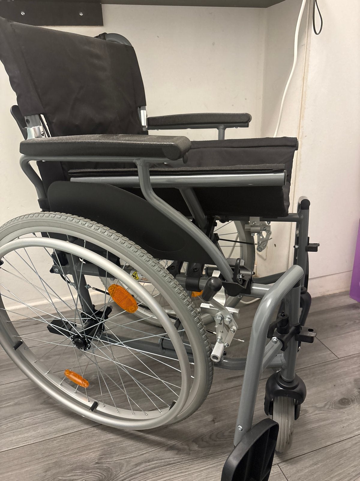 Te koop nieuwe rolstoel, Diversen, Rolstoelen, Ophalen of Verzenden, Nieuw, Duwrolstoel