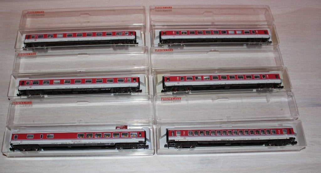 6 Fleischmann wagens IC/EC verlicht & 55 reizigers Zo. nieuw, Gelijkstroom, Verzenden, Fleischmann, Wagon