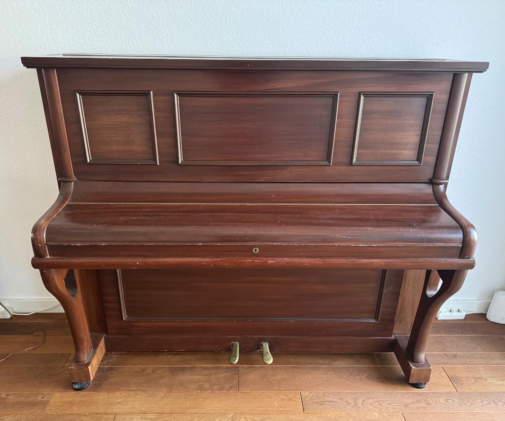 Berry London piano gratis af te halen, Ophalen, Gebruikt, Bruin, Piano