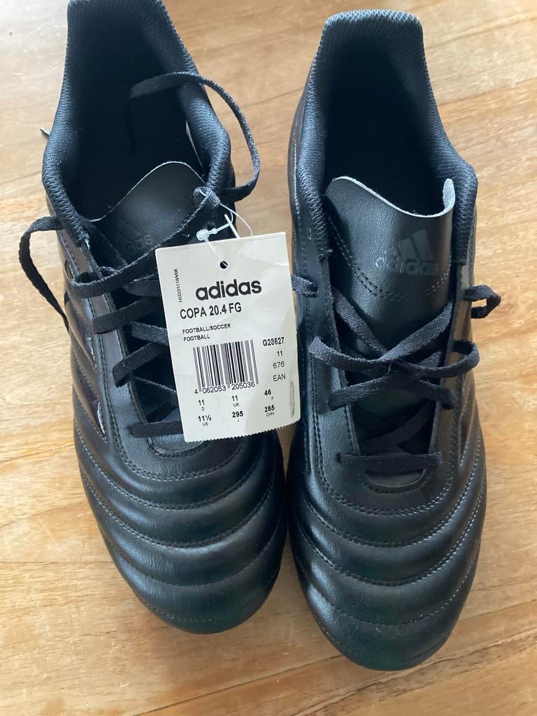 Voetbalschoenen zwart Adidas maat 46, Groter dan maat XL, Schoenen, Nieuw, Ophalen of Verzenden