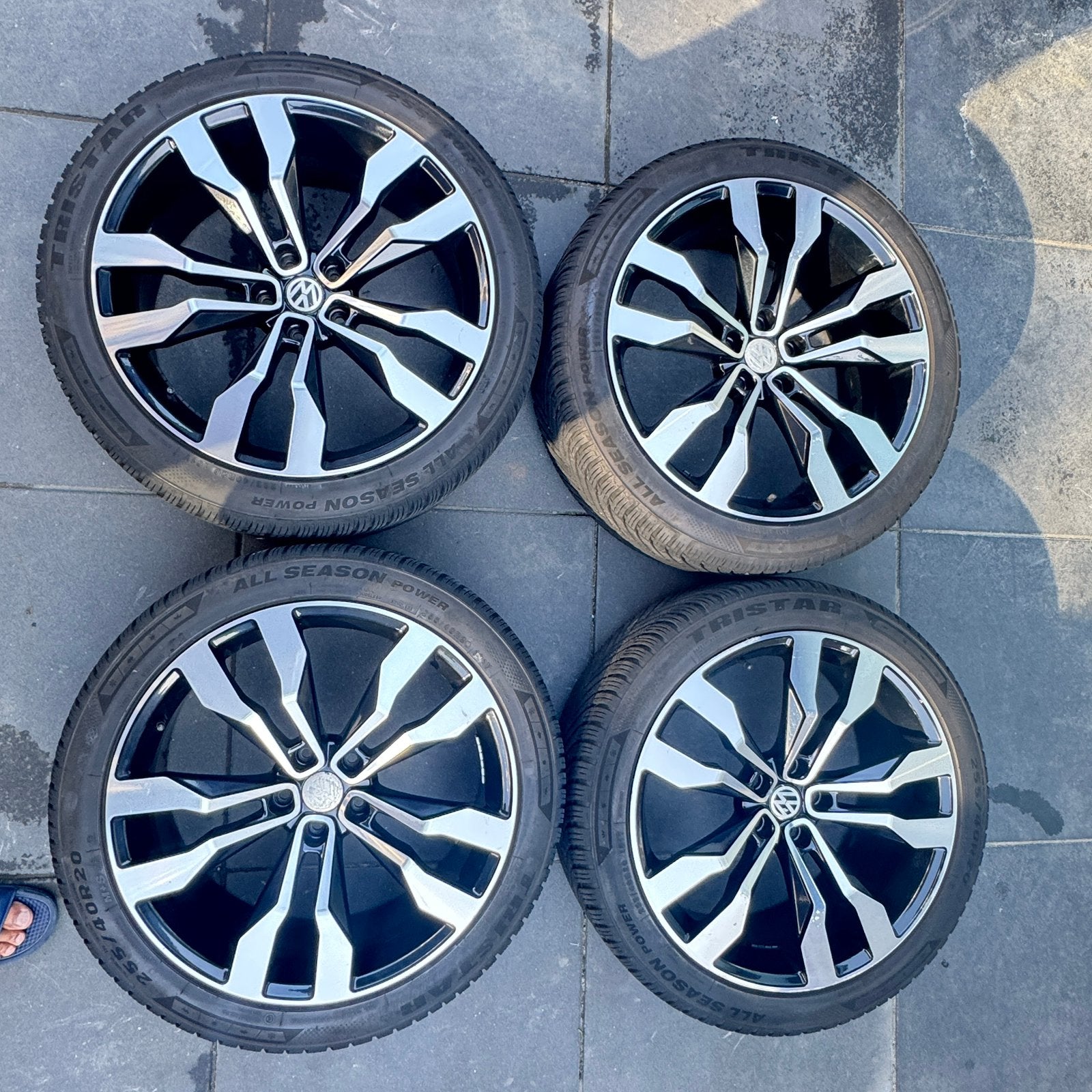20 inch tiguan 255 40 20, Ophalen, Zo goed als nieuw