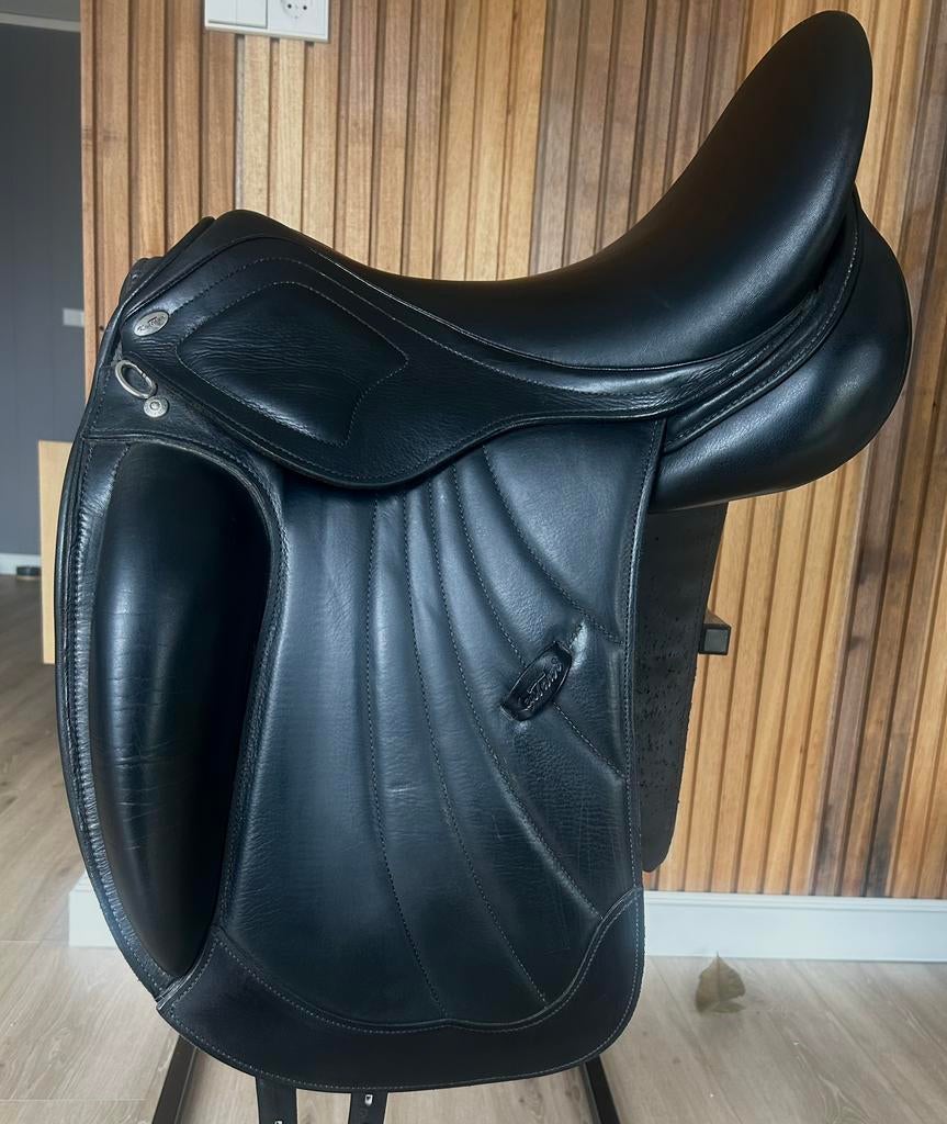 Kentaur dressuurzadel 17 inch, Ophalen of Verzenden, Zo goed als nieuw, Dressuur