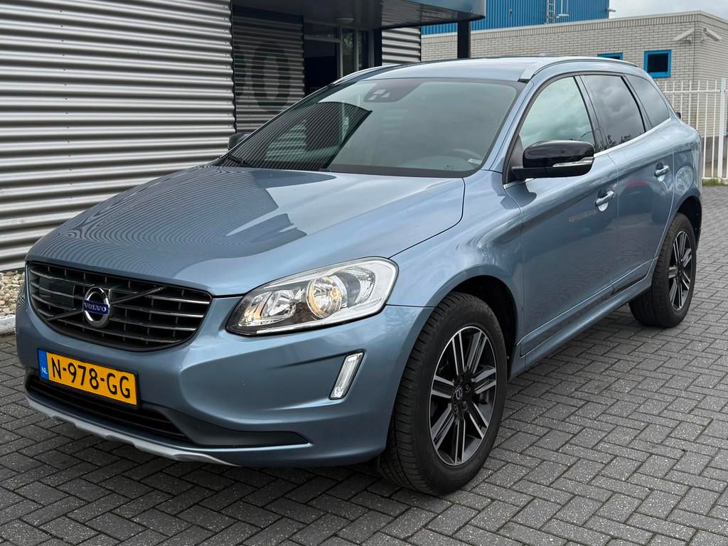 Volvo XC60 2.0 D3 FWD R-Design, Auto's, Euro 6, 4 cilinders, Blauw, Bedrijf