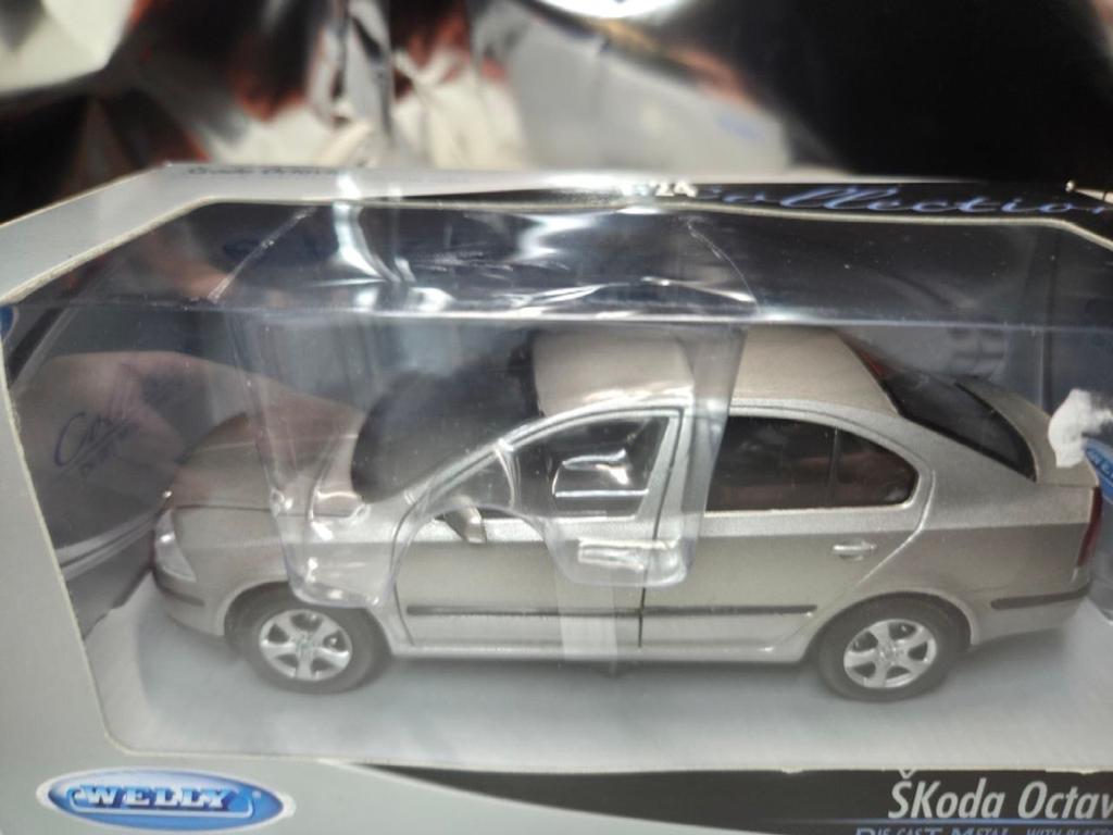 Welly Skoda Octavia a5 Modelauto 1:24 - Zilver, Ophalen of Verzenden, Nieuw, Auto, Welly