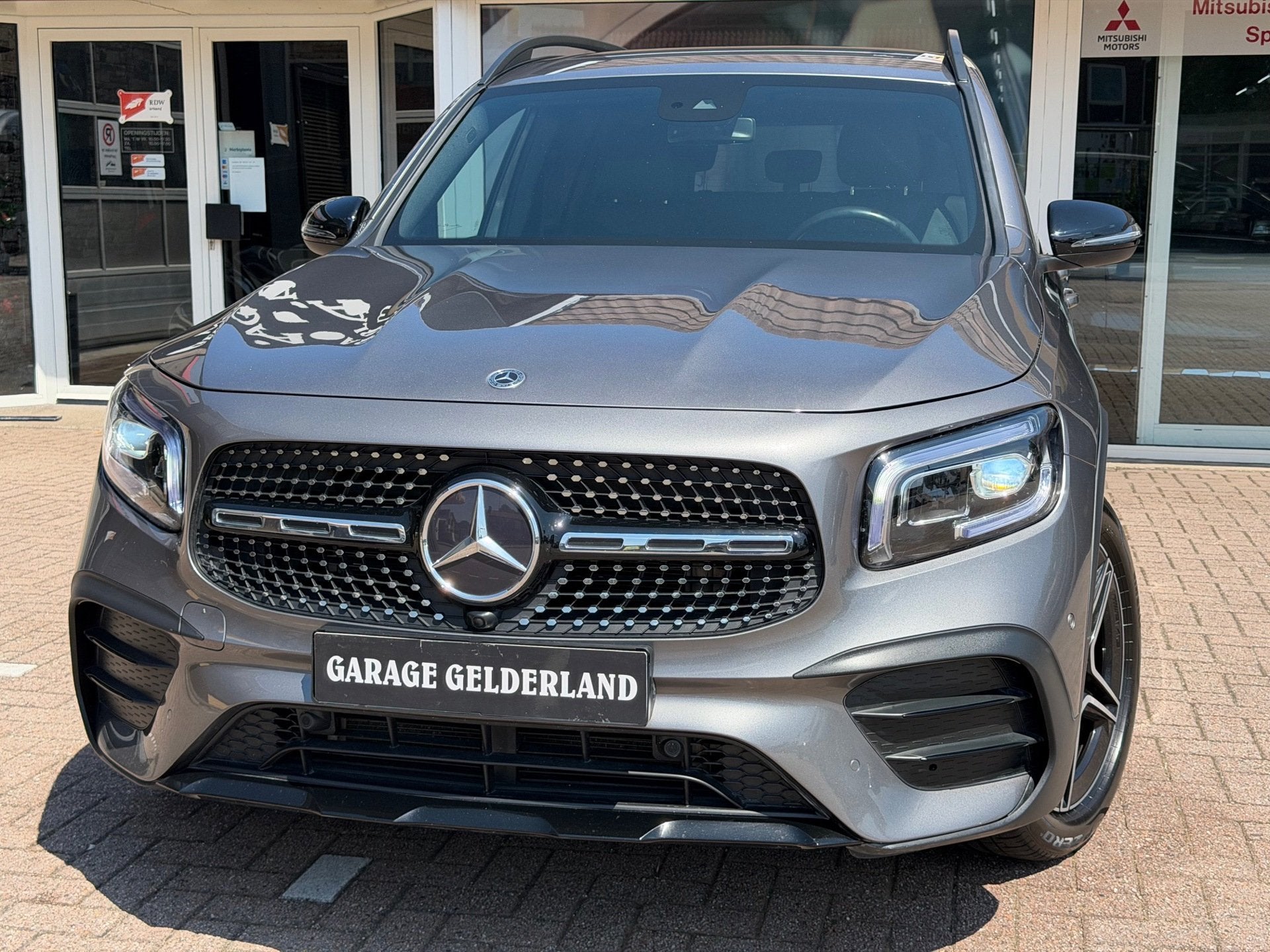 Mercedes-Benz GLB 200 AMG-NIGHT | Matrix | Full-Led | Camera, Gebruikt, Zwart, 4 cilinders, 2000 kg
