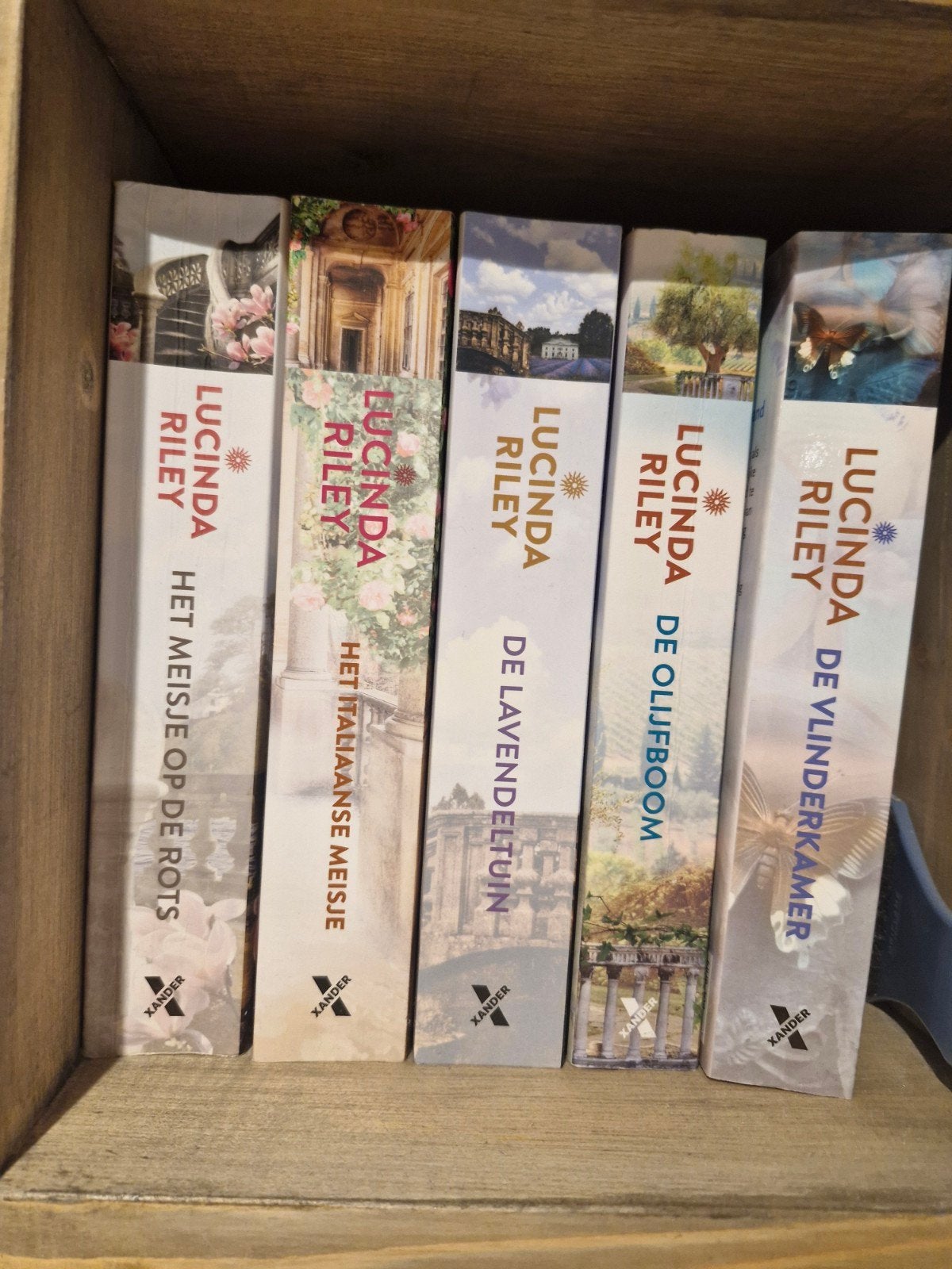 Lucinda Riley boeken - Het Meisje op de Rots e.a., Boeken, Romans, Ophalen, Zo goed als nieuw, Lucinda Riley, Nederland