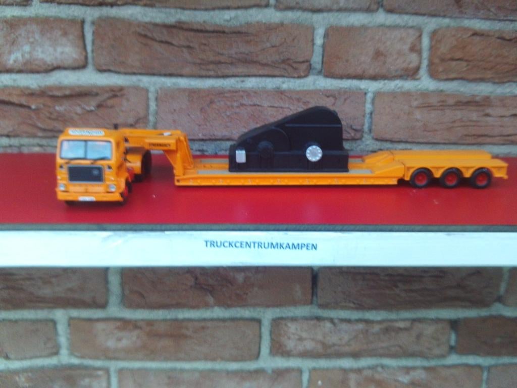 Corgi  Volvo  F88  3  Axle  Low  Loader  Hoveringham, Ophalen of Verzenden, Nieuw, Bus of Vrachtwagen, Corgi