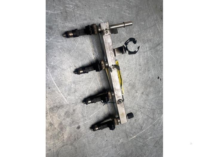 Injector (benzine injectie) van een Opel Insignia, Gebruikt, -, -, Opel